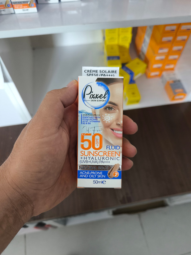 کرم ضدآفتاب رنگ بژ طبیعی مناسب پوست خشک و نرمال پیکسل
