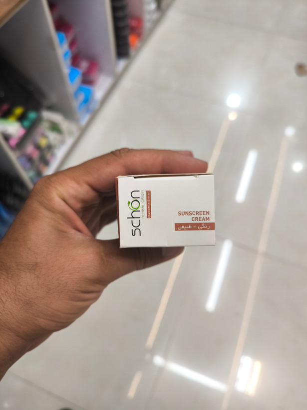 ضد آفتاب رنگ طبیعی SPF 50 شون