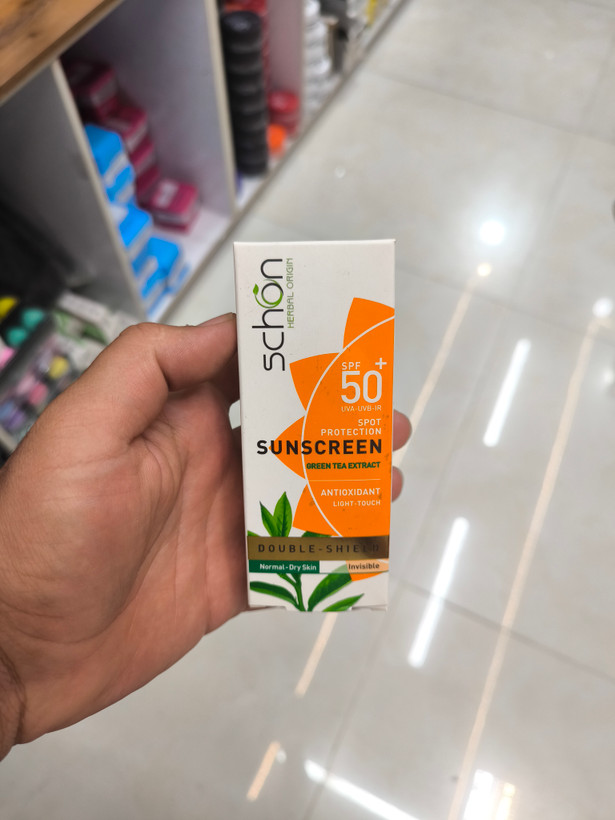 ضد آفتاب دابل شیلد بی رنگ پوست خشک و نرمال SPF 50 شون