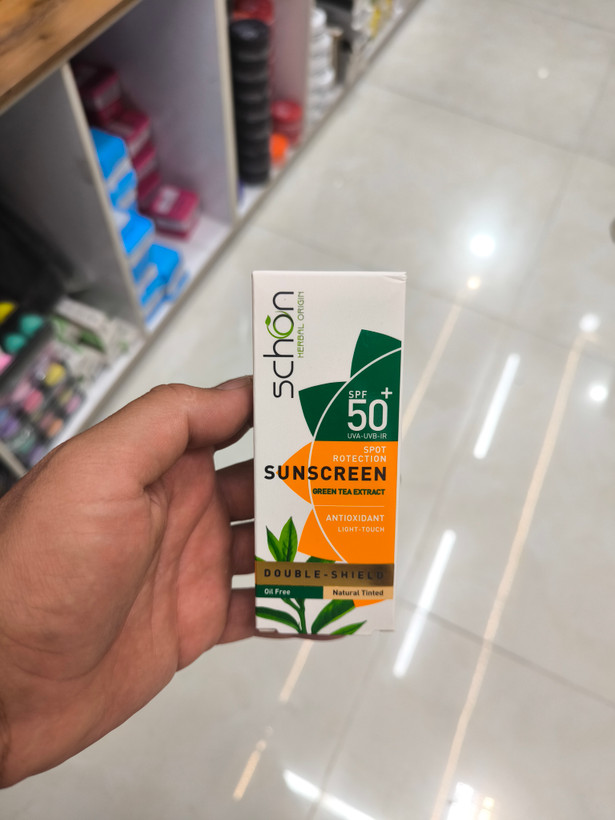 ضد آفتاب دابل شیلد فاقد چربی رنگ طبیعی SPF 50 شون